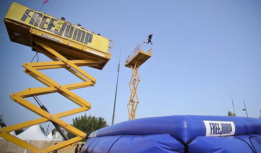 FreeJump - Chute de grande hauteur... FreeJump - Chute de grande hauteur...