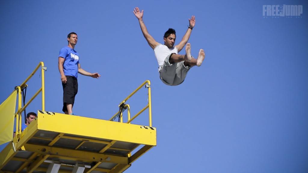 FreeJump - Les quatres fers en l'air !